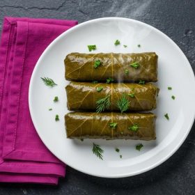 Сарми во лозов лист