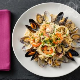 Рижото со морски плодови