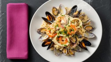 Рижото со морски плодови