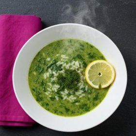 Чорба од спанаќ со ориз