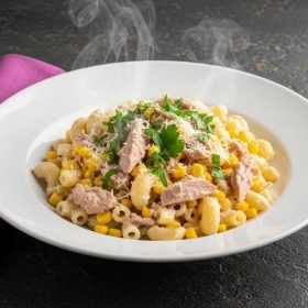 Макарони со туна и пченка
