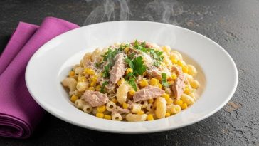Макарони со туна и пченка