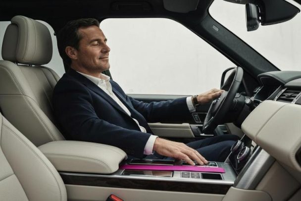 Луксузни теренци: Дали Range Rover сè уште е крал на удобноста