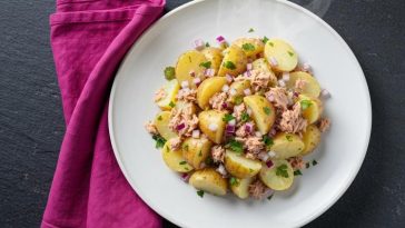 Компир салата со туна