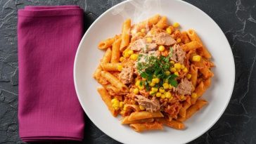 Макарони со туна и пченка