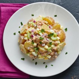 Компир салата со туна