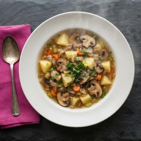 Посна чорба од компири и печурки