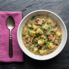Посна чорба од компири и печурки